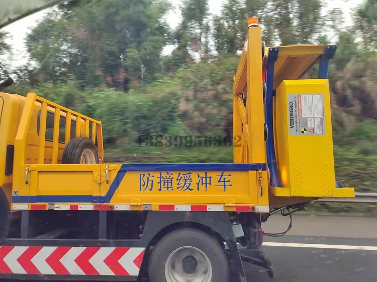 海南防撞车，防撞缓冲车